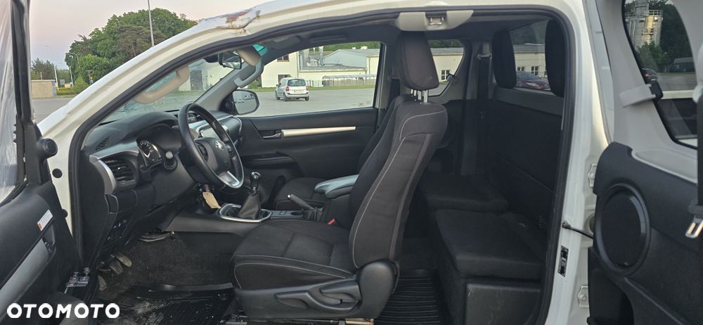 Toyota Hilux 4x4 Extra Cab Duty Comfort - 11