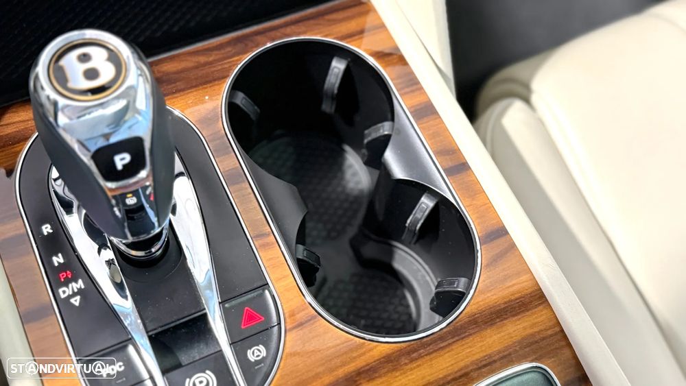 Bentley Bentayga V6 Hybrid - 30