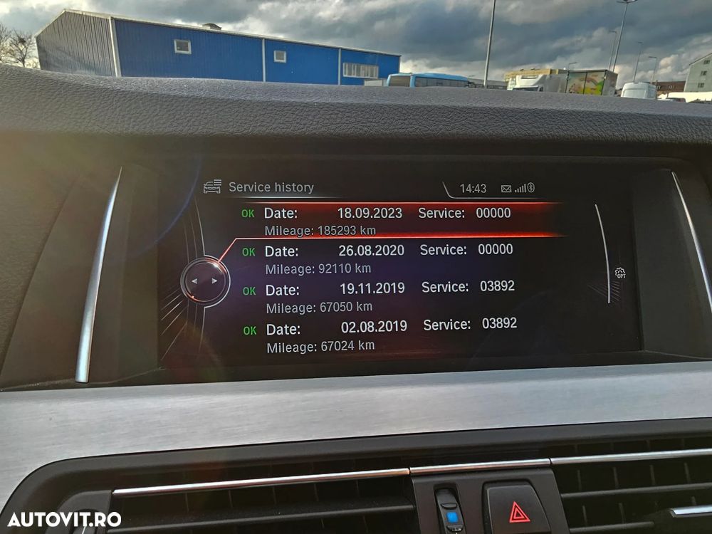 BMW Seria 5 520d Touring Aut. - 32