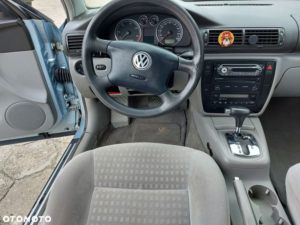 Volkswagen Passat - 18
