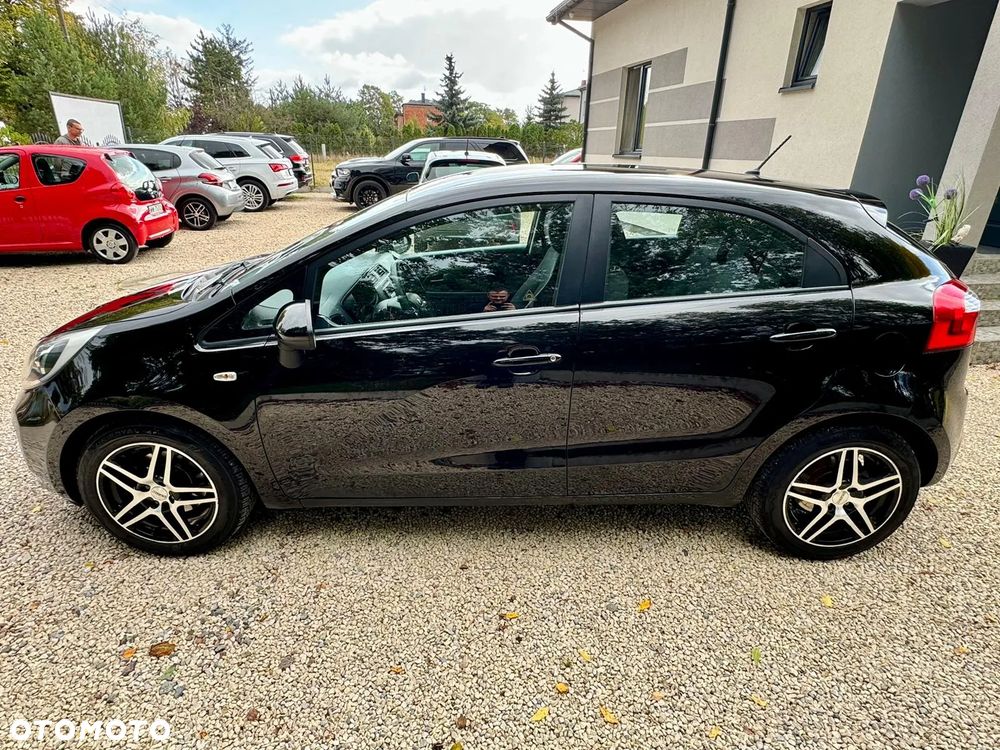 Kia Rio - 8
