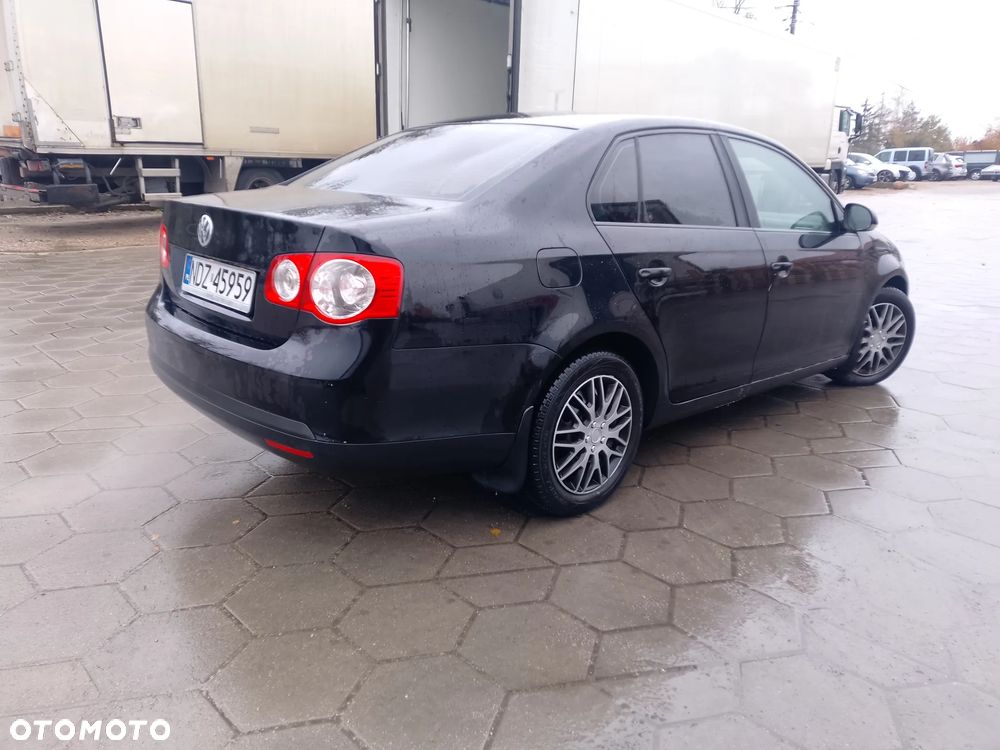 Volkswagen Jetta - 3