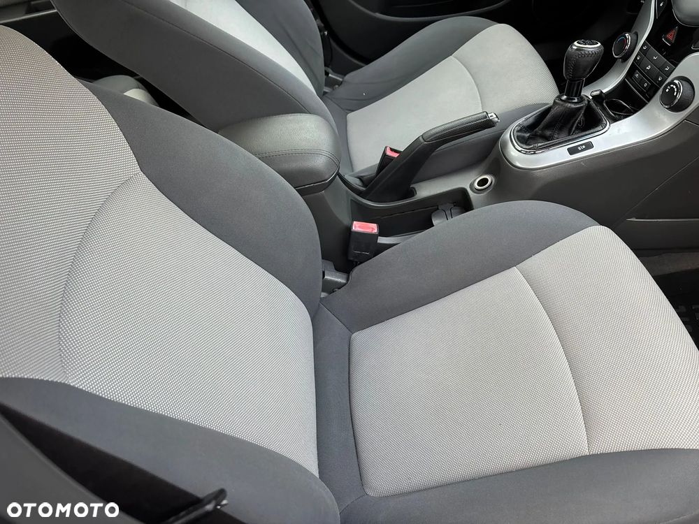 Chevrolet Cruze - 28