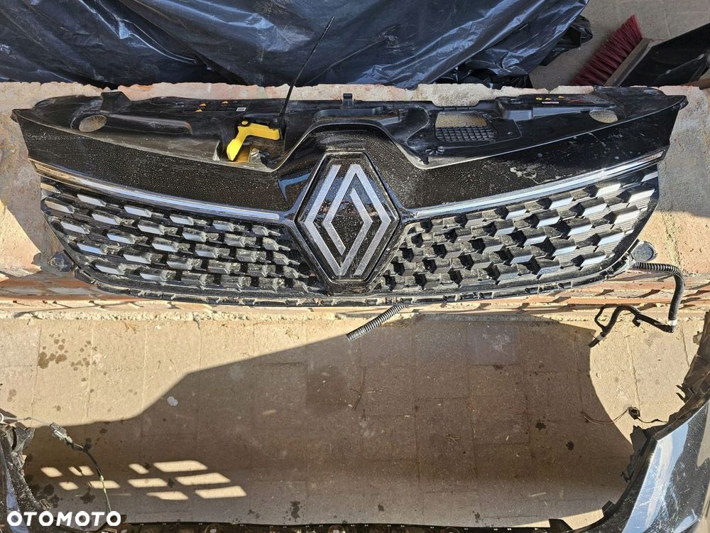 ZDERZAK PRZEDNI RENAULT CLIO V - 2