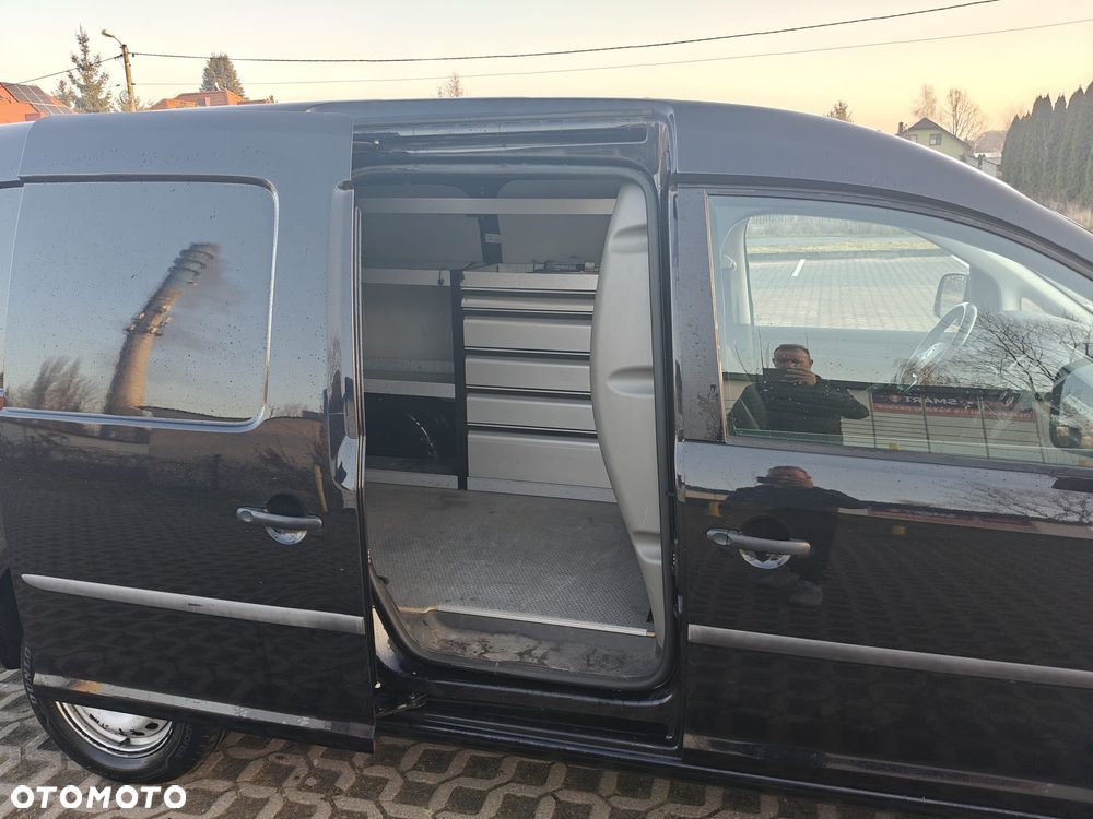 Volkswagen CADDY MAXI - 18