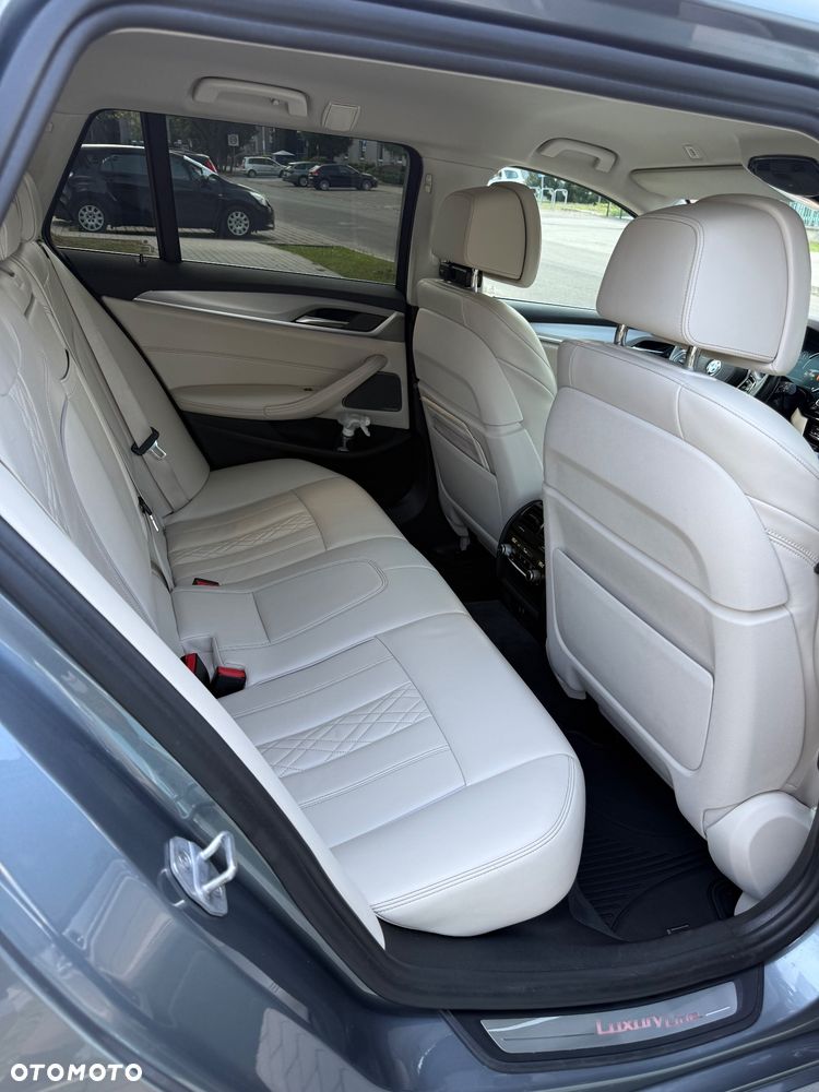 BMW Seria 5 540i xDrive Luxury Line - 21
