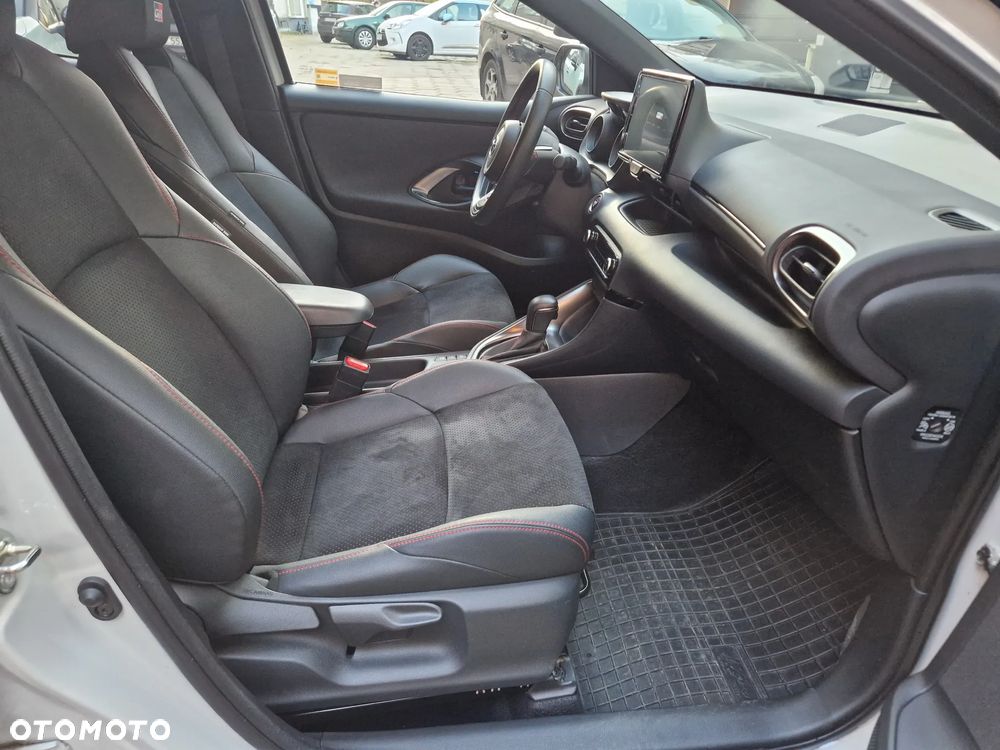Toyota Yaris - 10