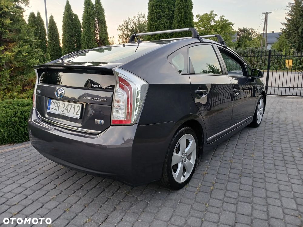 Toyota Prius (Hybrid) Executive - 16
