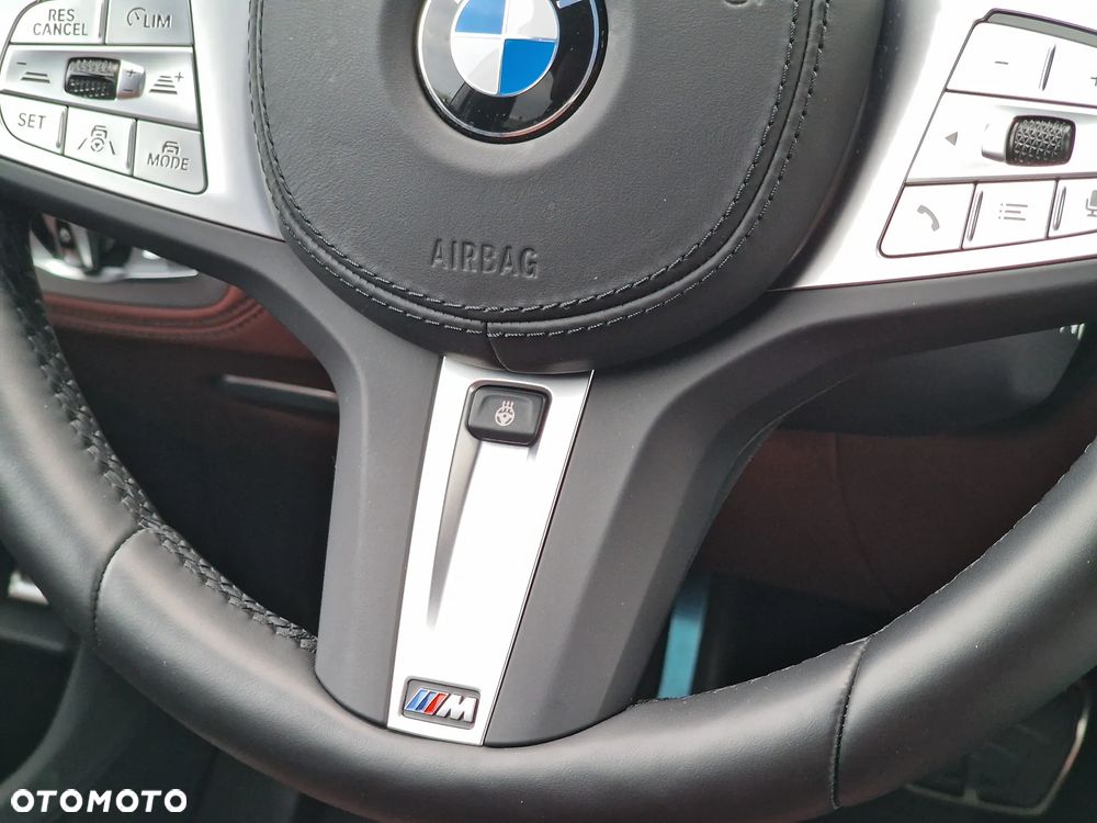 BMW Seria 7 750Li xDrive - 31