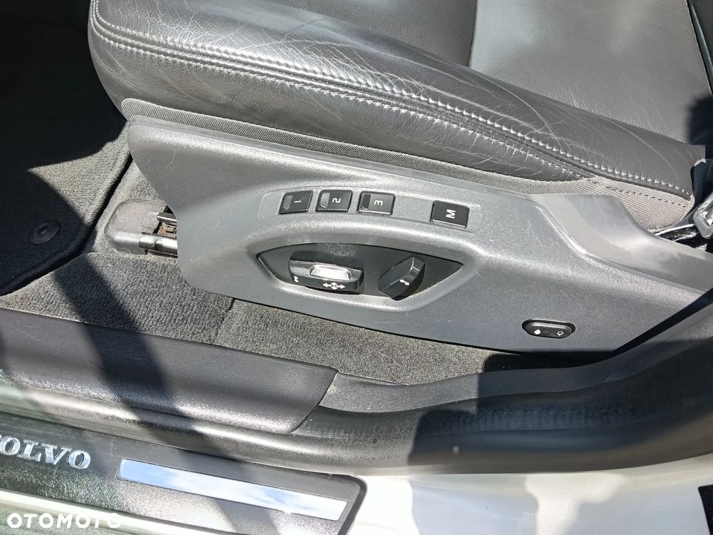 Volvo XC 60 D3 Geartronic Summum - 23