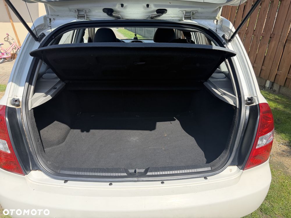 Kia Cerato 1.6 LX - 7