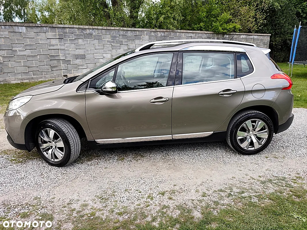 Peugeot 2008 1.2 Pure Tech Style - 19