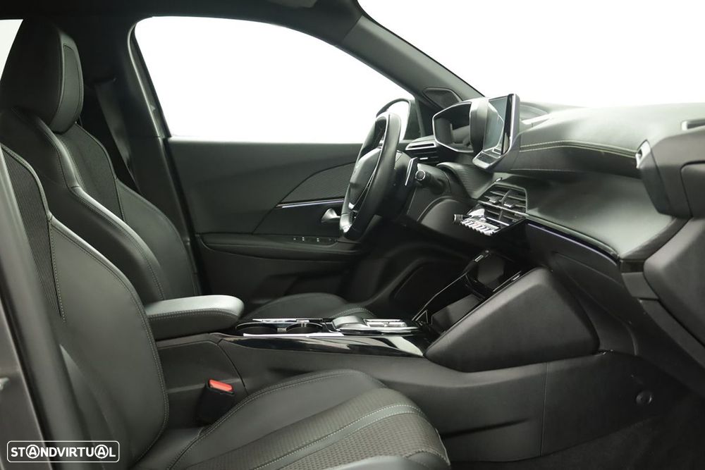 Peugeot 2008 1.2 PureTech GT EAT8 - 22