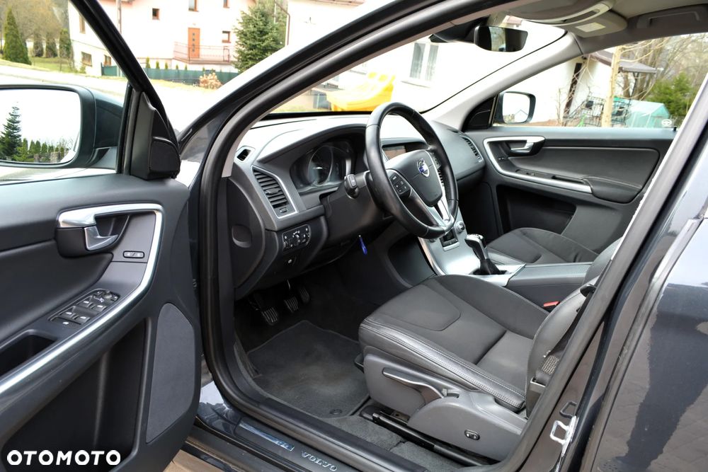 Volvo XC 60 D3 Momentum - 5