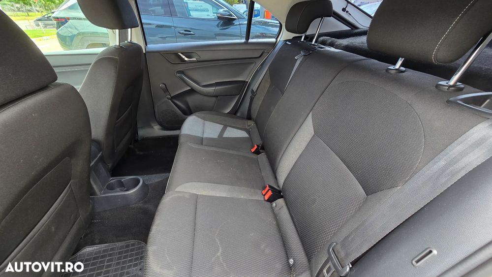 Skoda RAPID 1.6 TDI Ambition - 8