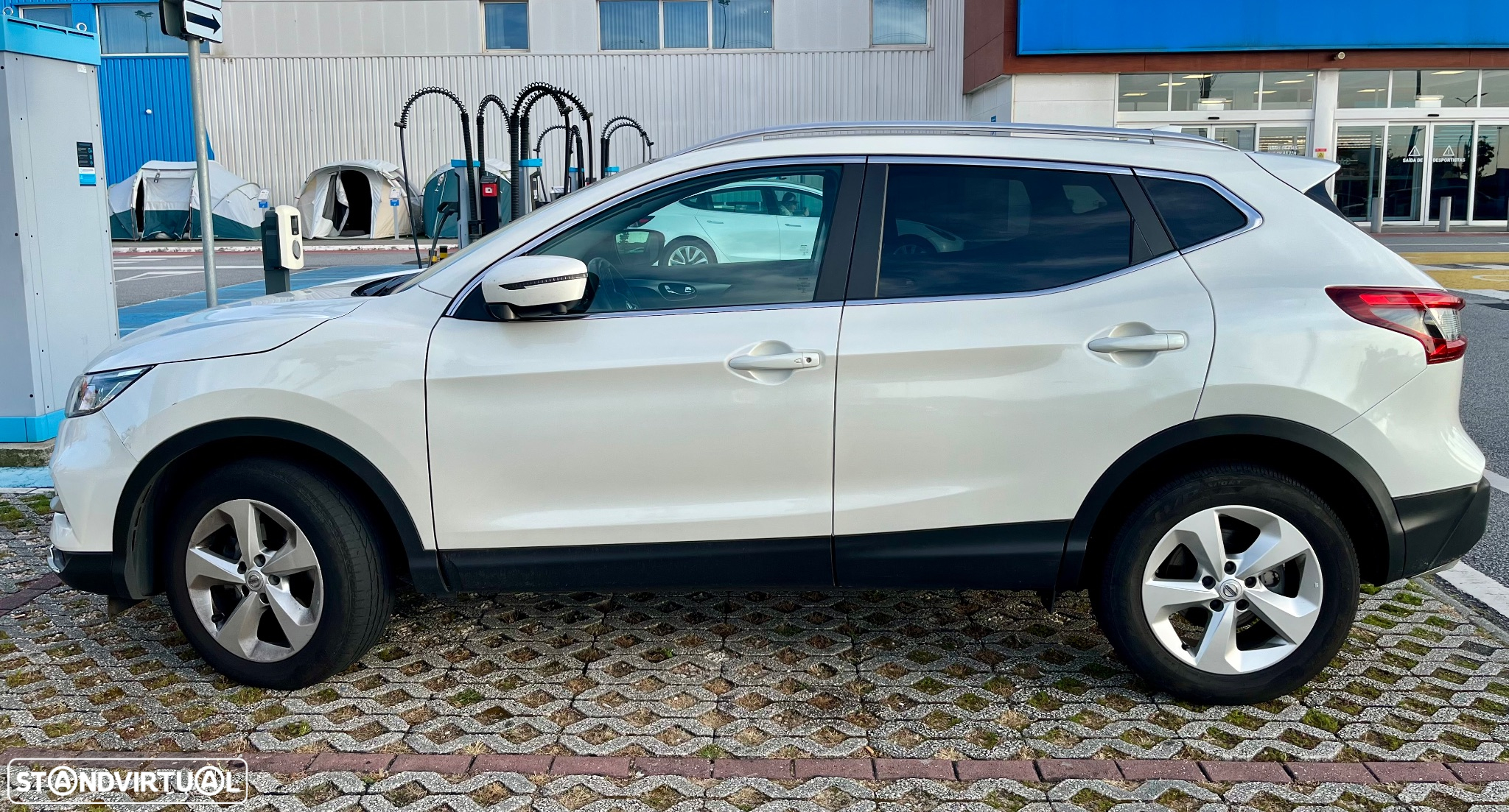 Nissan Qashqai 1.3 DIG-T N-Connecta - 4