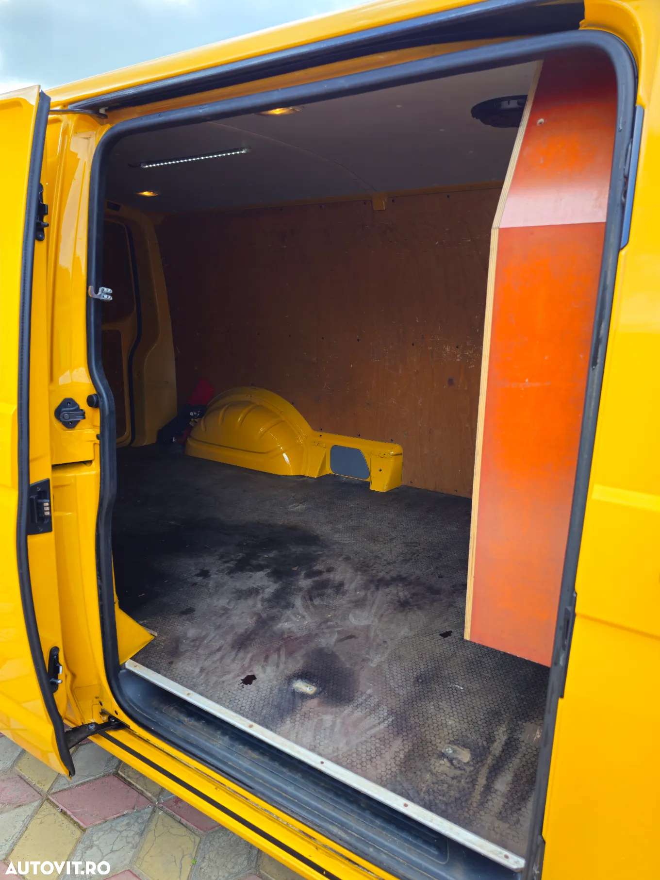Volkswagen Transporter - 15