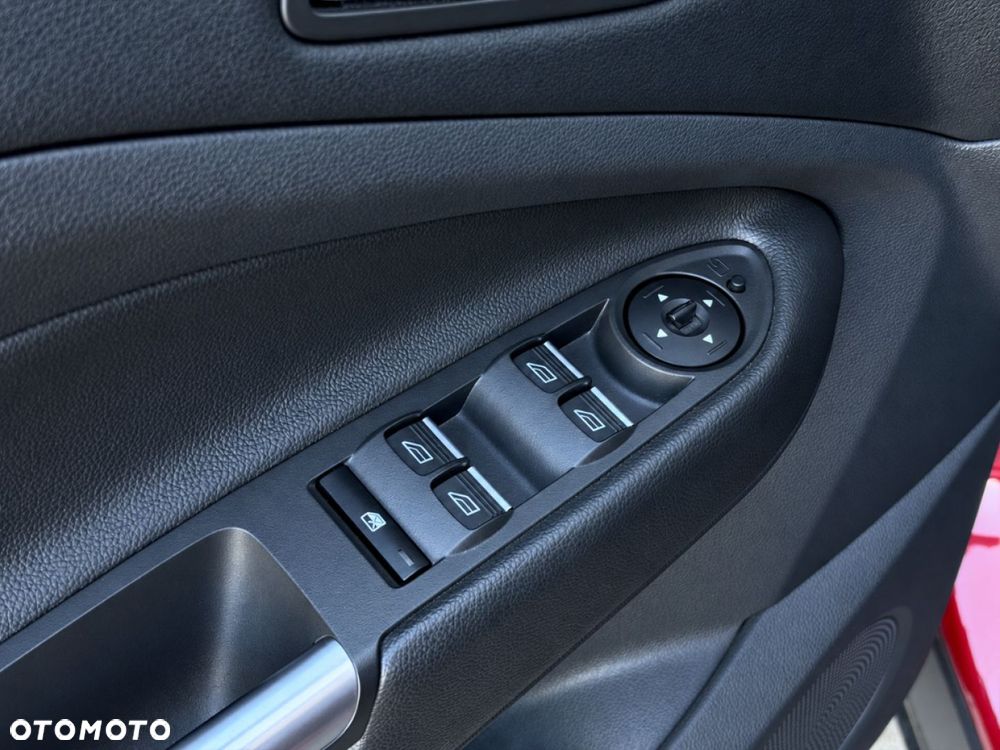 Ford Kuga 1.5 EcoBoost 2x4 Titanium - 18