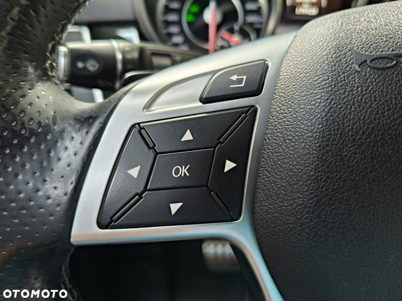 Mercedes-Benz GLS - 38