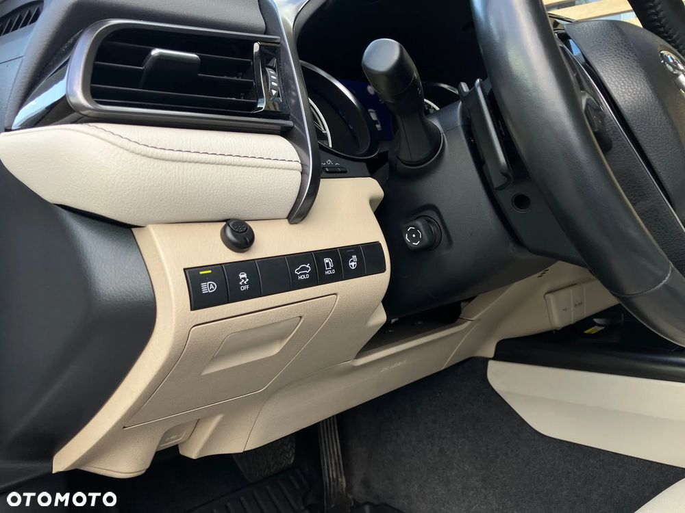 Toyota Camry 2.5 Hybrid Executive CVT - 31