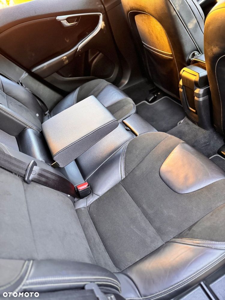 Volvo V40 D2 Drive-E R-Design Momentum - 12