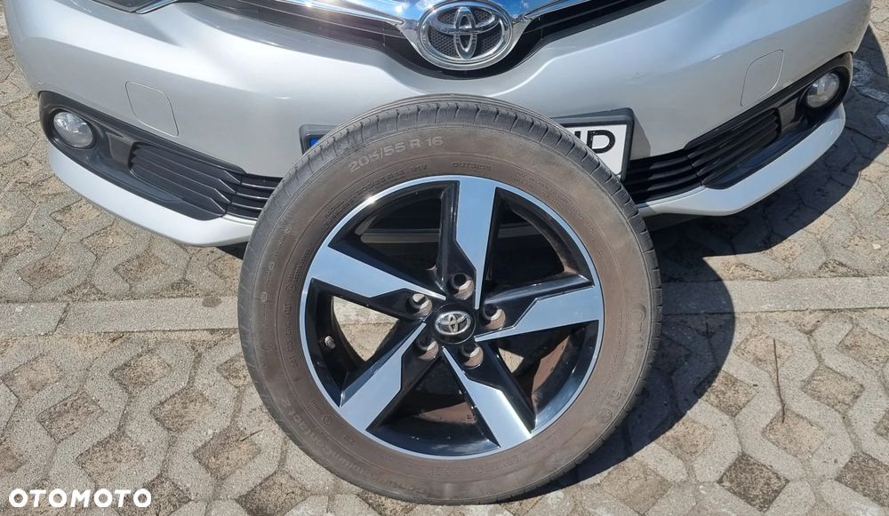 Toyota Auris 1.6 Premium - 2
