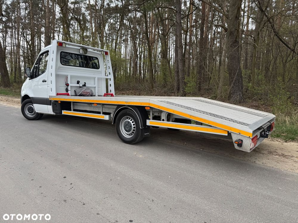 Mercedes-Benz Sprinter - 4