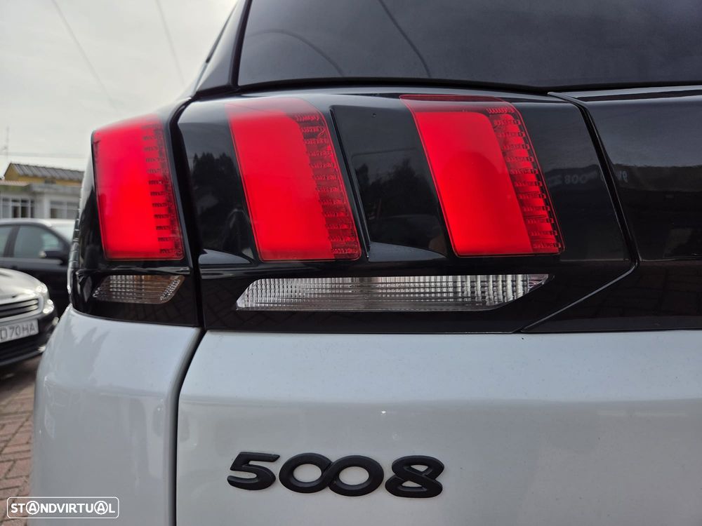 Peugeot 5008 1.5 BlueHDi Allure EAT8 - 26
