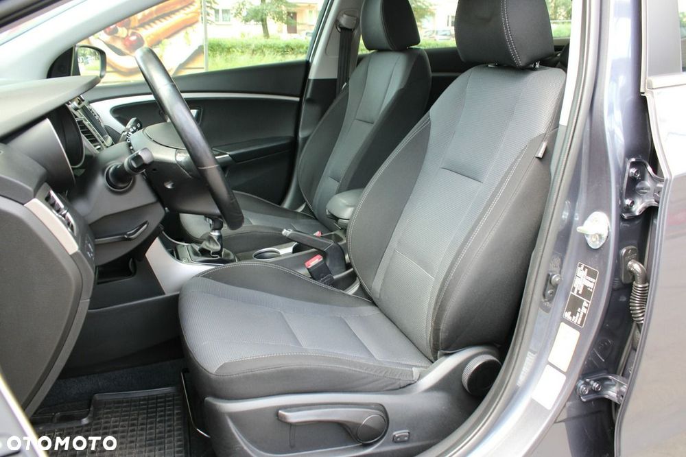 Hyundai i30 blue Kombi 1.4 YES Gold - 12