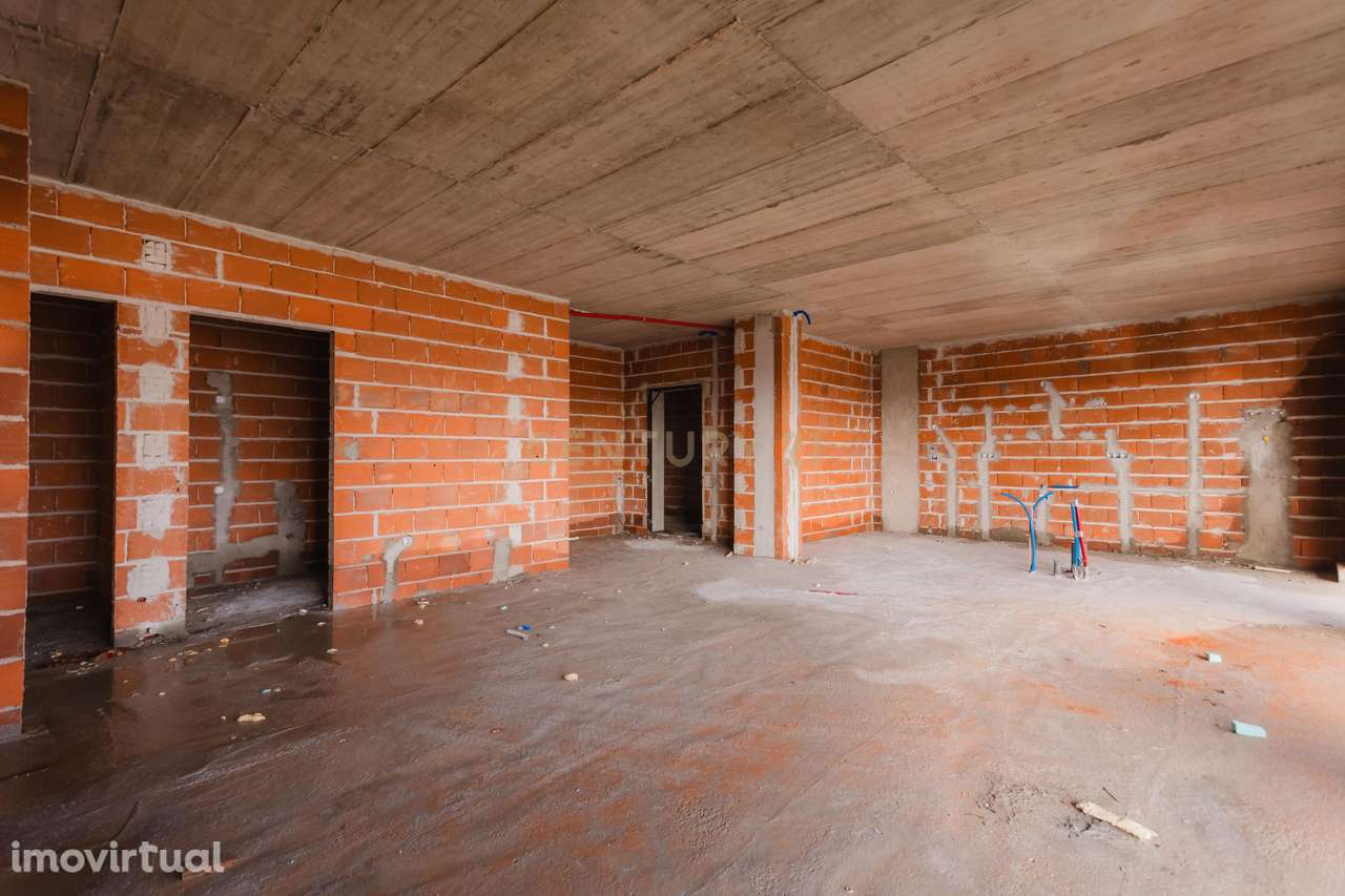 EDIFÍCIO ESSENZA | PARCEIROS — T4 NOVO com Vista Desafogada - Grande imagem: 5/14