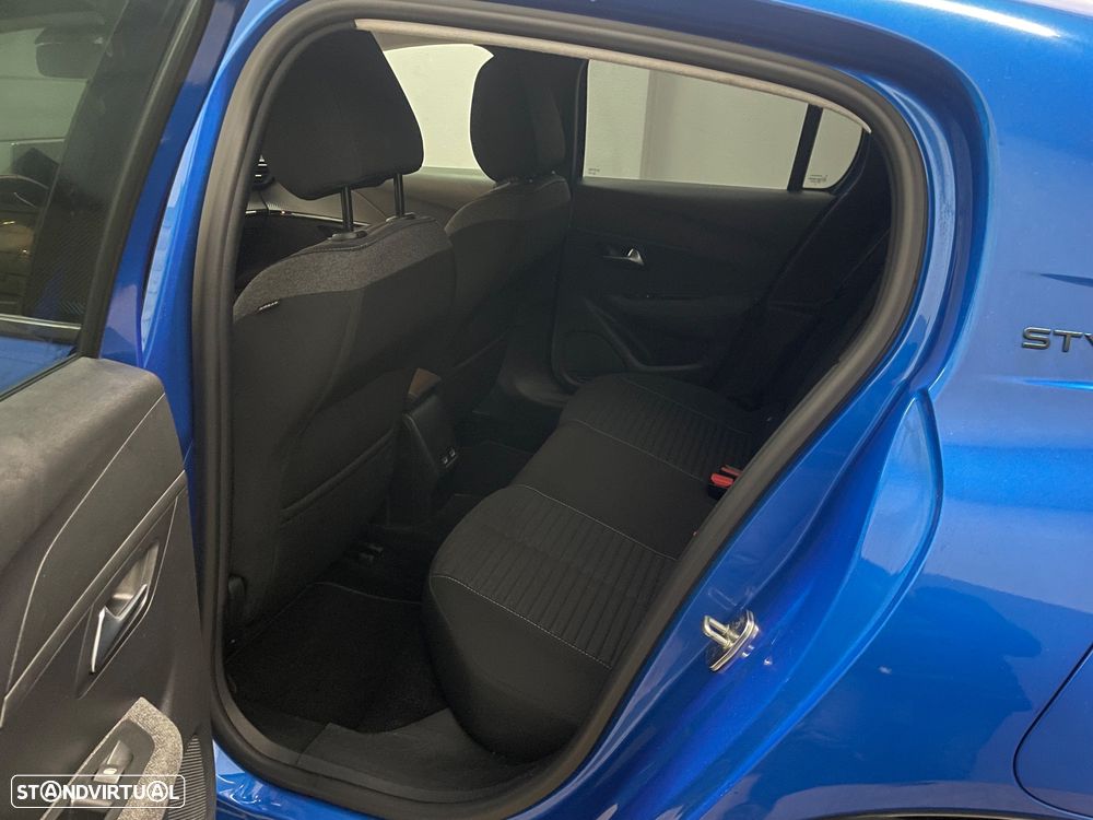 Peugeot e-208 E-Style - 13