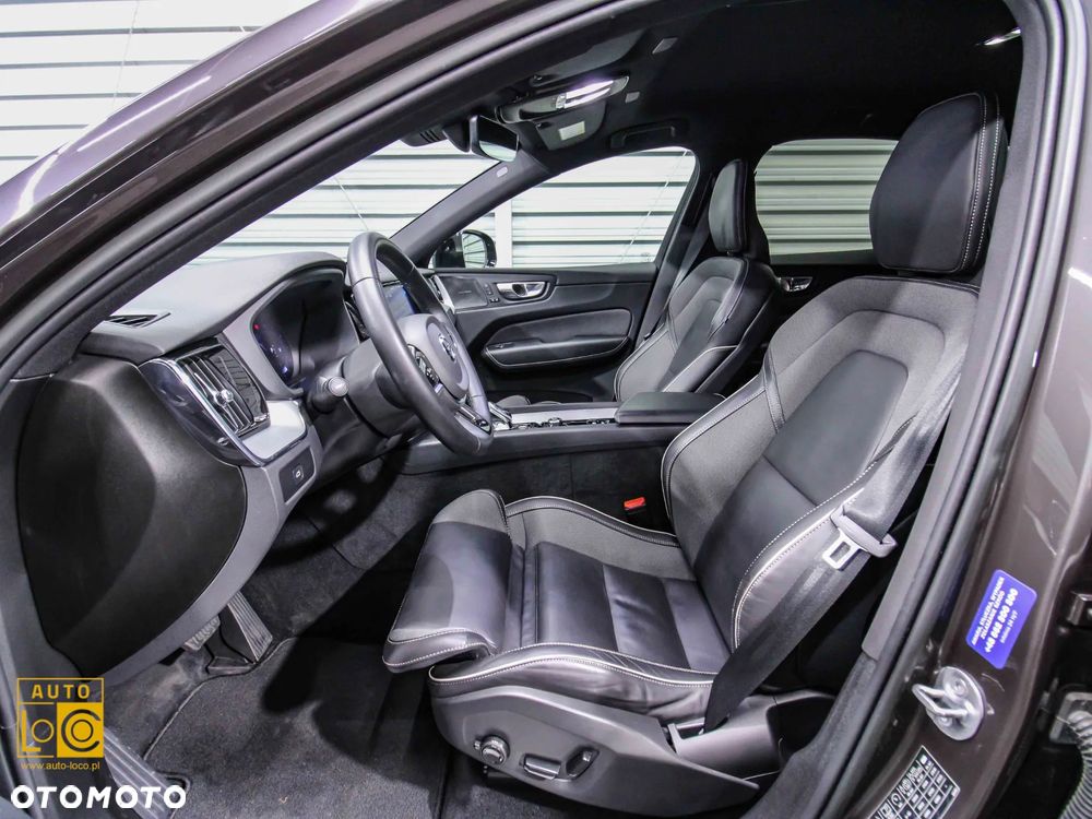 Volvo XC 60 B4 D AWD Plus Dark - 12