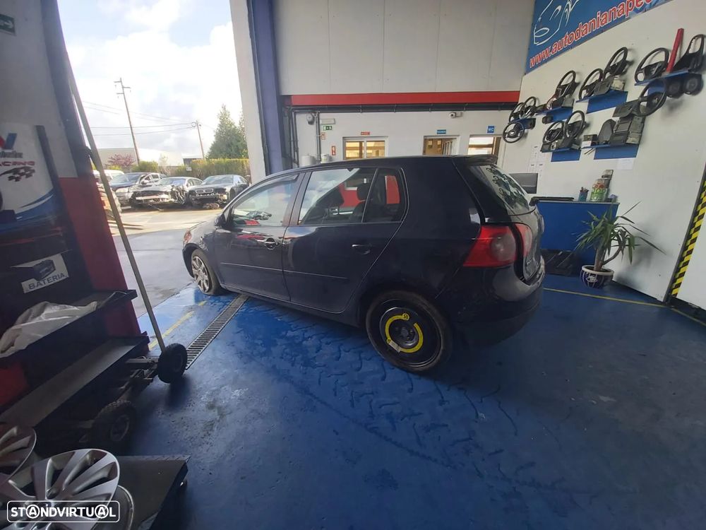 Volkswagen Golf 5 1.9 tdi 105cv ás peças - 4