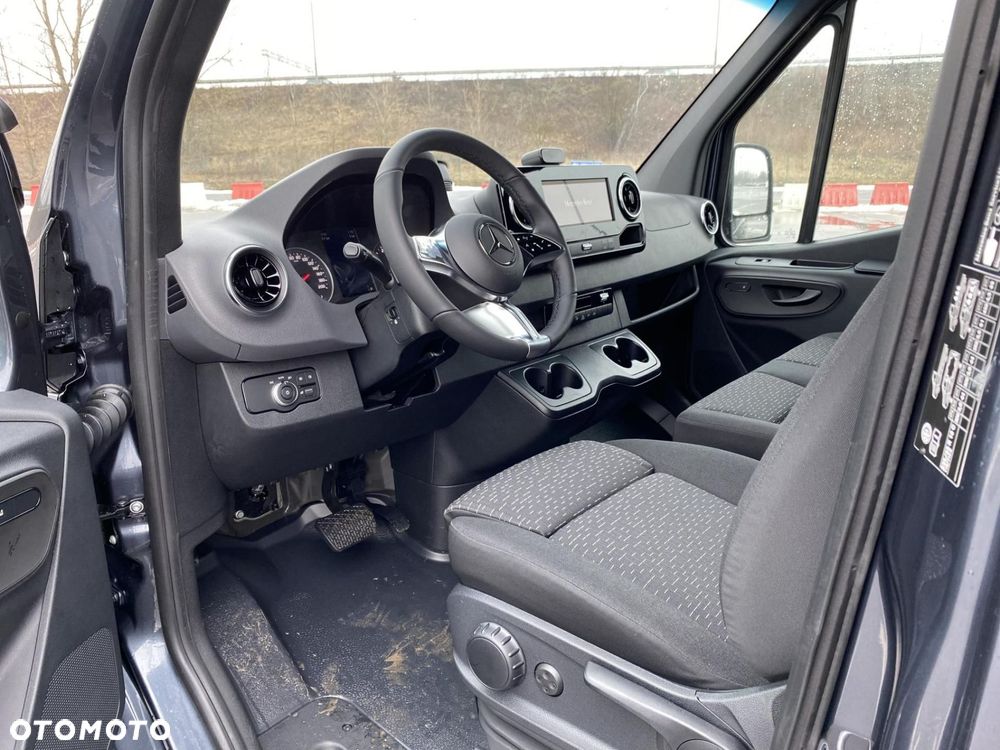 Mercedes-Benz Sprinter - 9