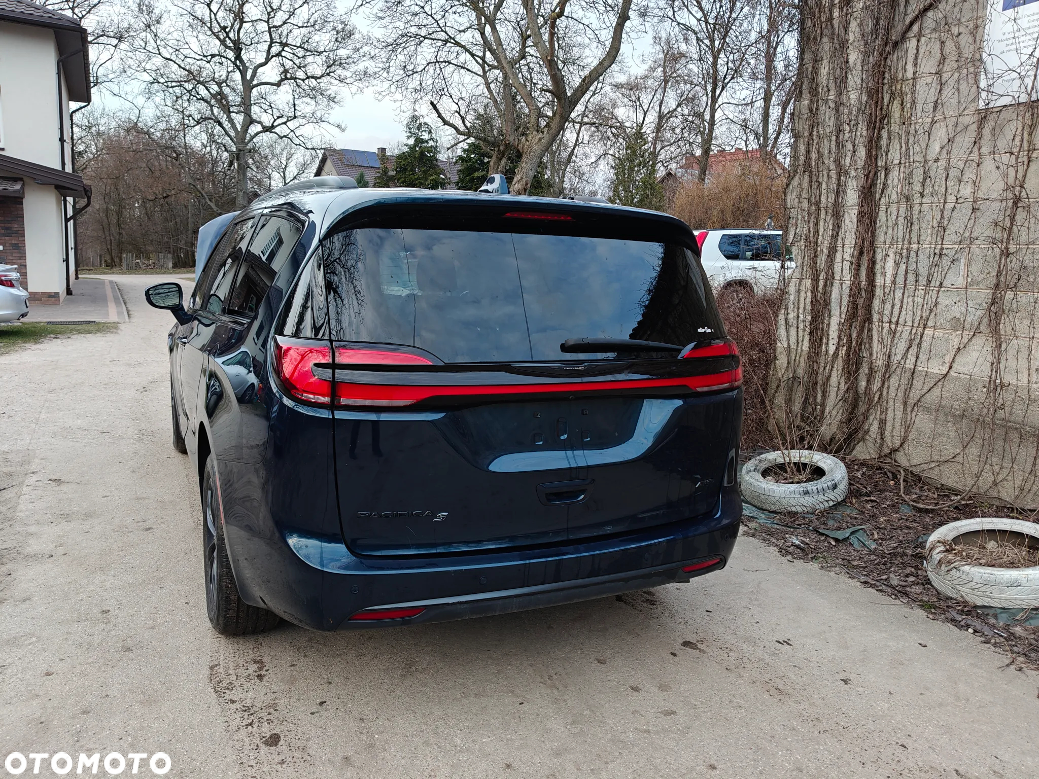 Chrysler Pacifica - 9