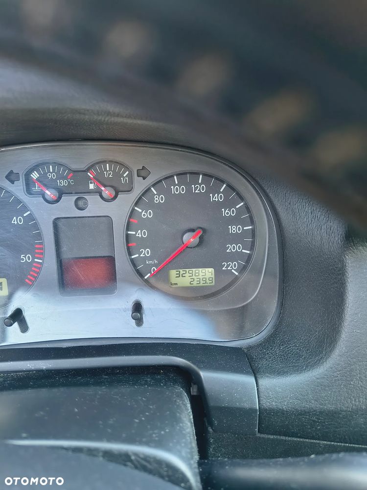 Volkswagen Golf - 6