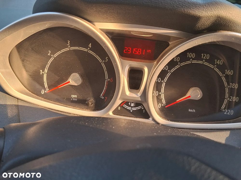 Ford Fiesta 1.4 Ghia EU5 - 11