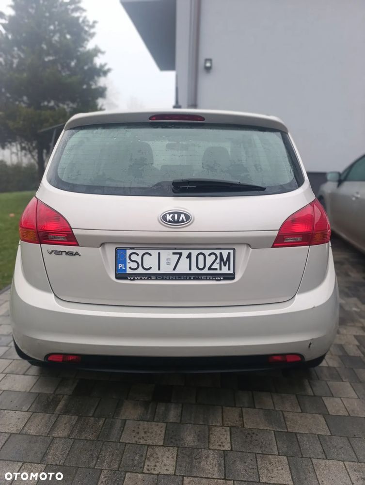 Kia Venga 1.4 CVVT Black Collection - 9