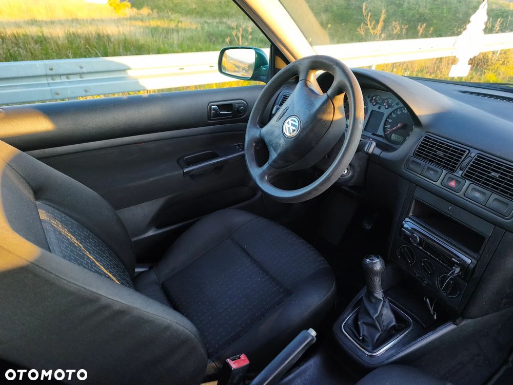 Volkswagen Golf - 8