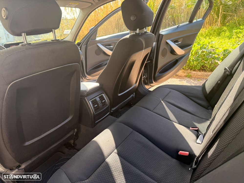 BMW 330 e iPerformance - 9