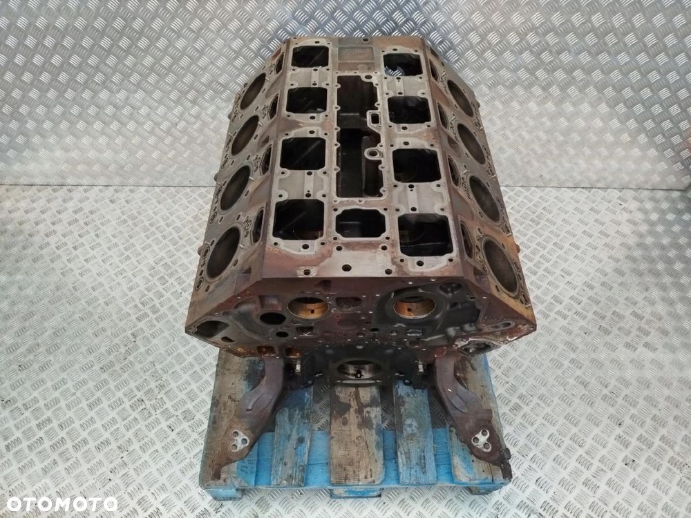BLOK SILNIKA SCANIA V8 500 - 3
