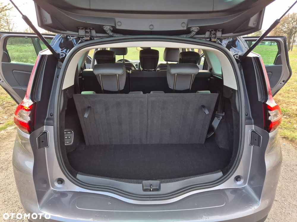 Renault Grand Scenic - 10