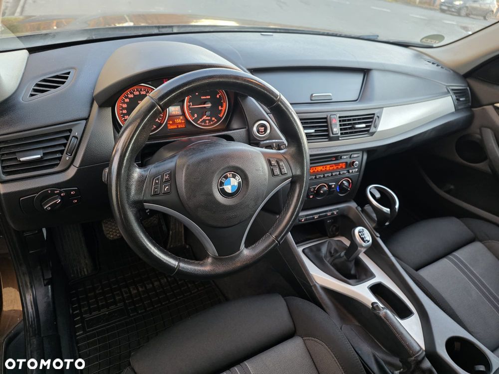 BMW X1 sDrive18d xLine - 6