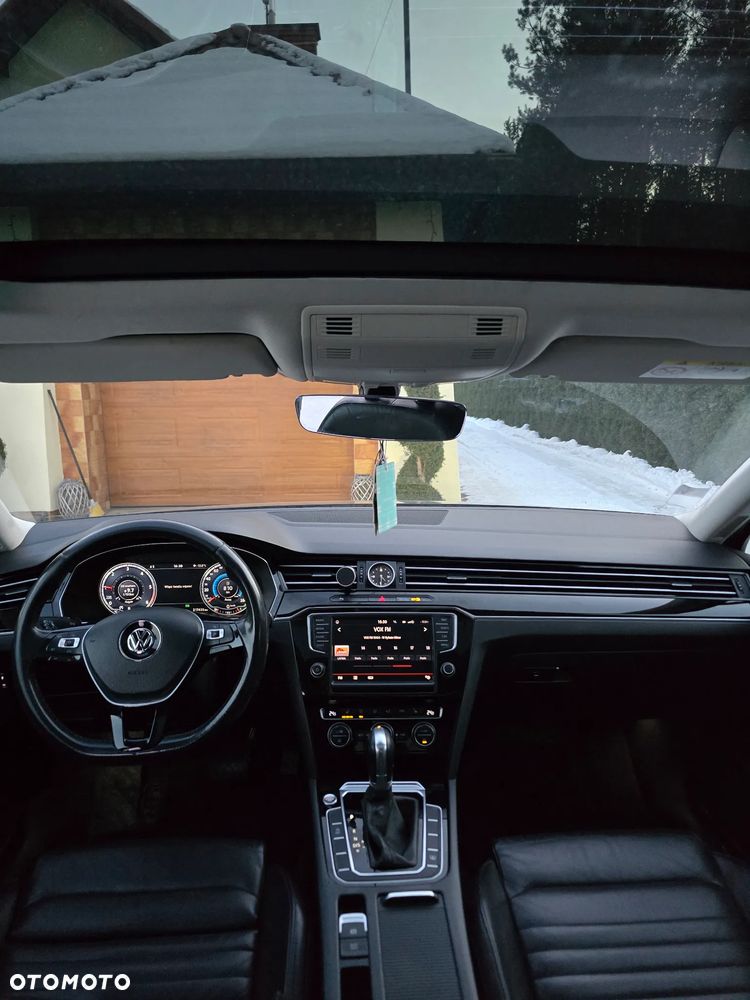 Volkswagen Passat 2.0 TDI SCR DSG Highline - 12