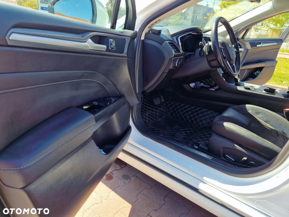 Ford Mondeo 2.0 TDCi Titanium 4WD PowerShift - 25