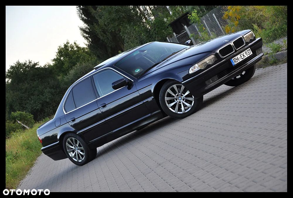 BMW Seria 7 728i L - 2