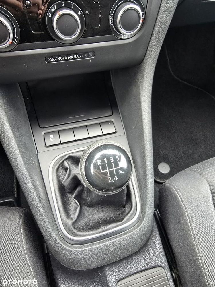 Volkswagen Golf - 24