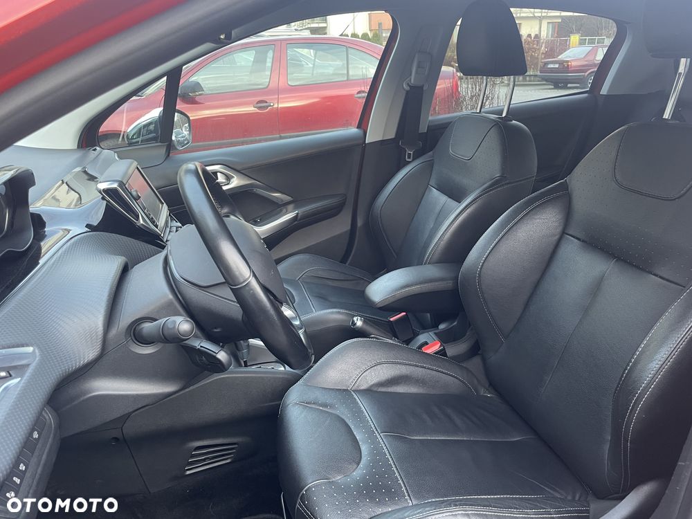 Peugeot 208 1.2 PureTech Allure S&S EAT6 - 10