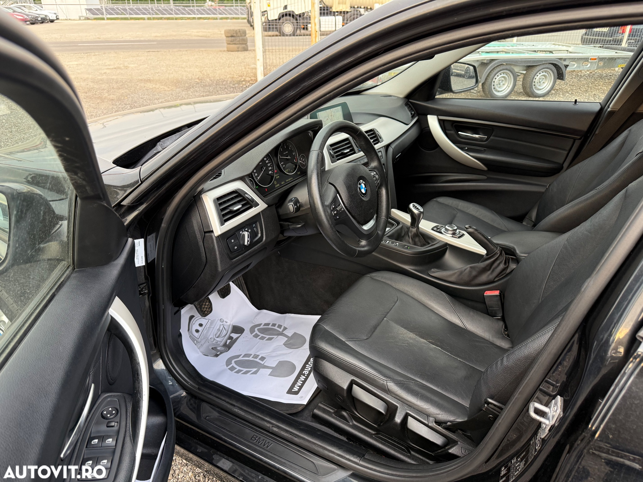 BMW Seria 3 320d Sport Line - 10