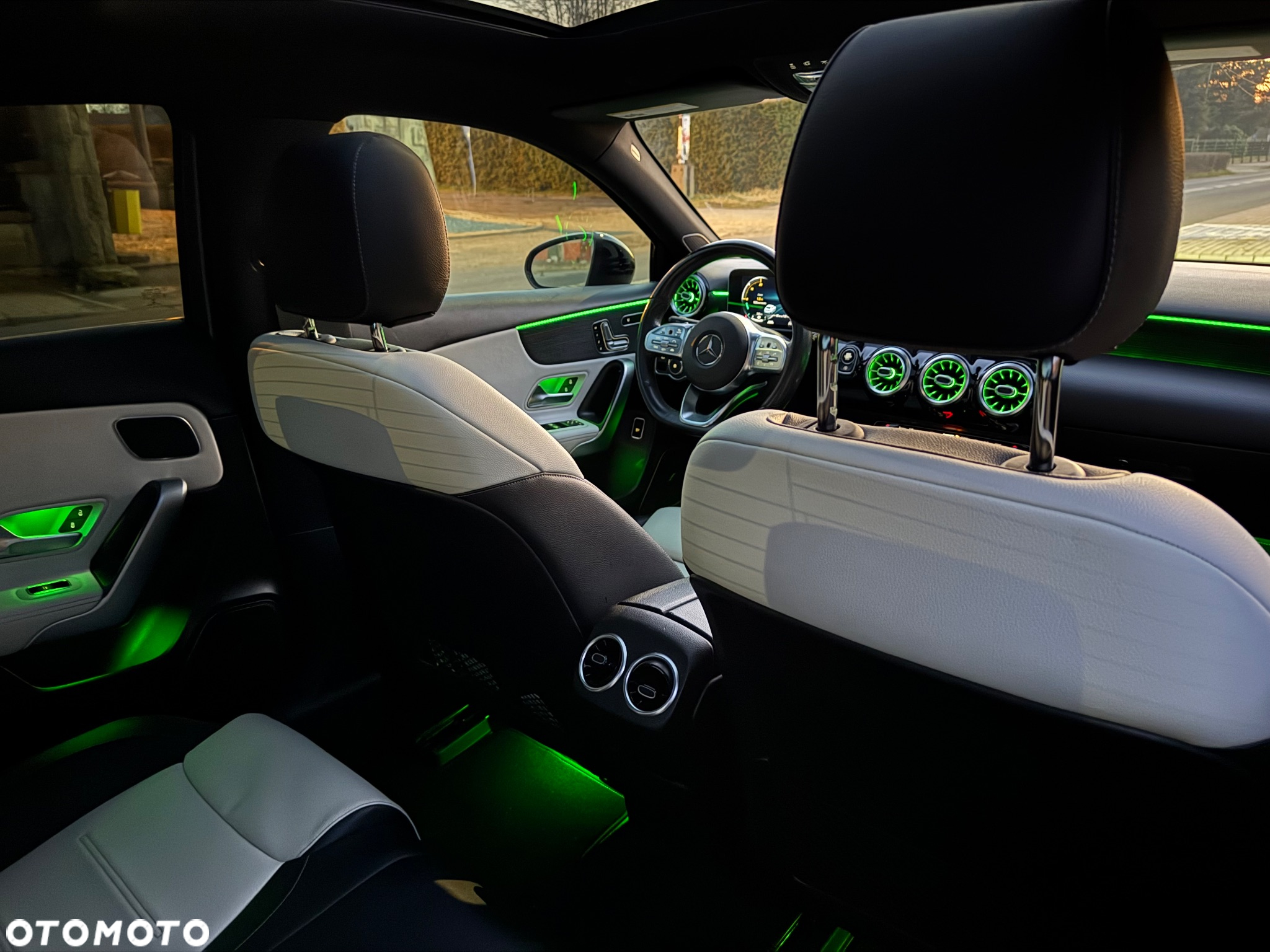 Mercedes-Benz Klasa A 220 AMG Line 7G-DCT - 26